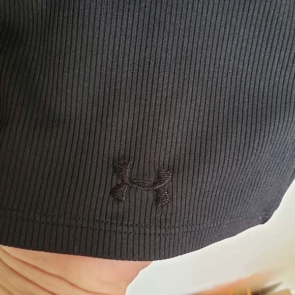 Under Armour Heatgear Black Ribbed Workout Tank - Picture 4 of 11